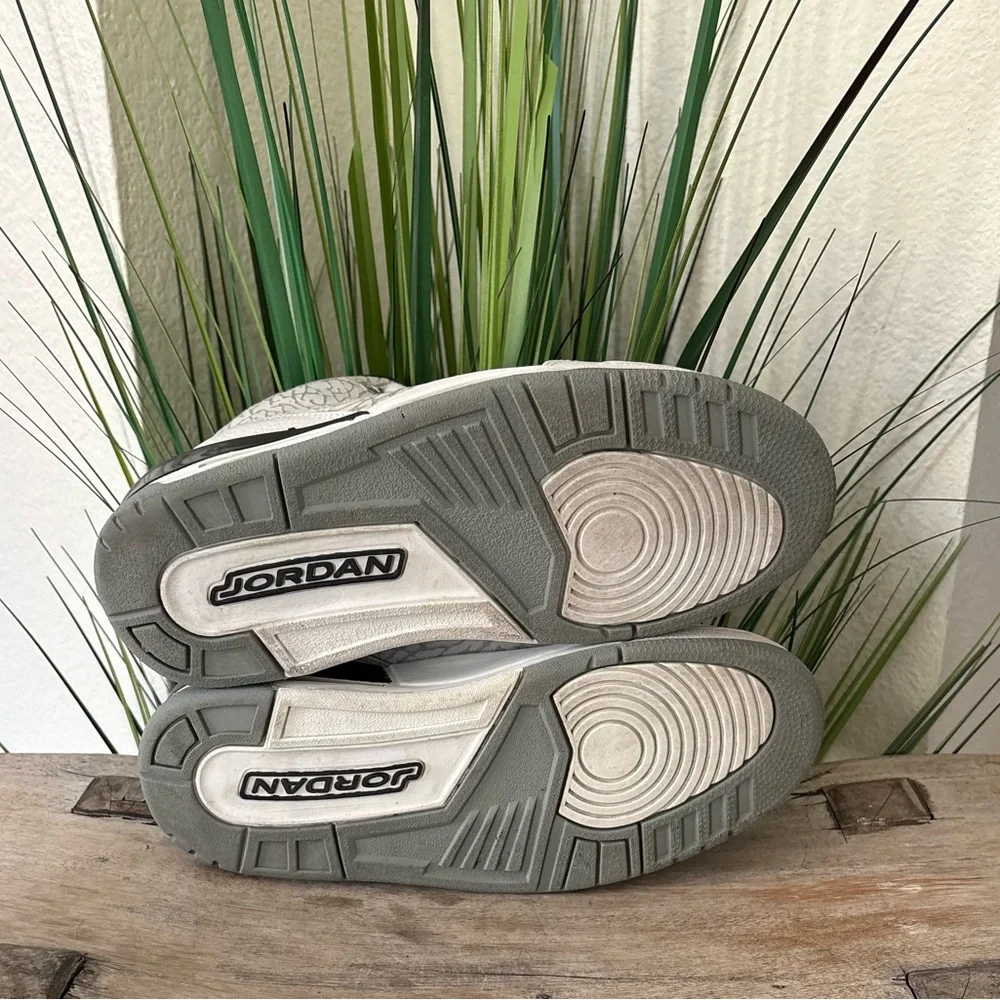 Air Jordan 3 Retro Flip Sneakers